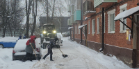 В Волоколамске более 100 человек убирают снег после апрельского снегопада - Regions.Ru